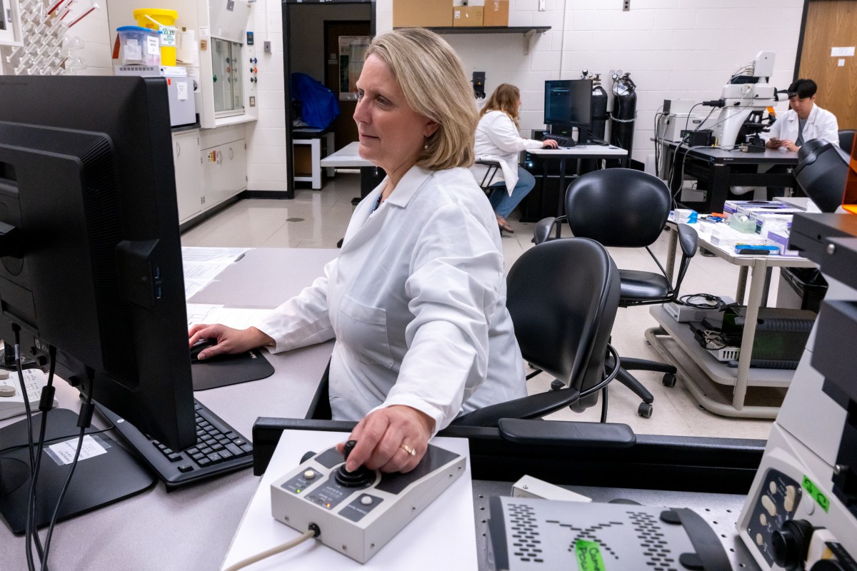 The Confocal room in the Center for Advanced Microscopy